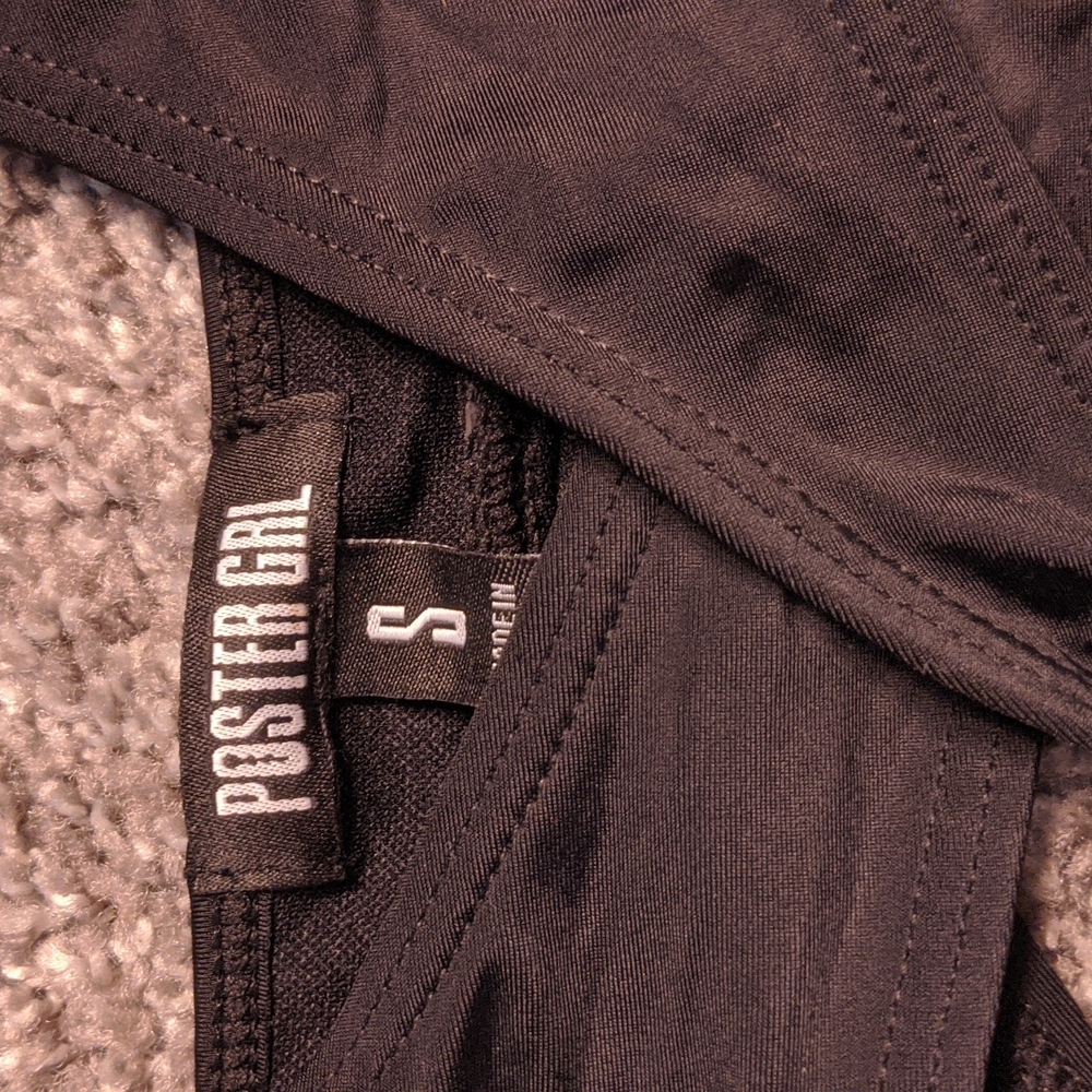 LAST CHANCE NWOT Poster Girl Crossover Bikini Top - Picture 2 of 3